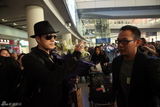 组图：韩国艺人苏志燮抵京 粉丝机场热情接机