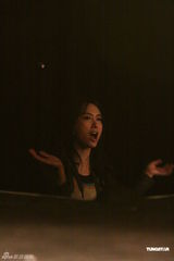 组图：黄贯中台北开唱 “头号粉丝”朱茵现身支持