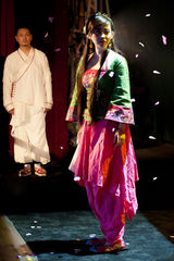 组图：梅婷《我爱桃花》加演火爆 九月中登北大讲堂 