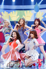 组图：EXO胜宣美夺《MCountDown》三连冠