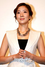 幻灯图集：尹世雅池珍熙出席《平行理论》媒体首映