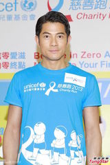 组图：郭富城演床戏尴尬 被问绯闻女友闪人