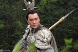 高清图：冯绍峰“二郎神”盔甲形象酷似银斗士