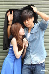 组图：罗志祥被封“大雕”很得意 与王心凌合拍MV