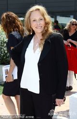 高清组图：《颠倒众生》亮相 海报女星唐纳薇现身