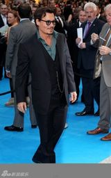 高清：《加勒比海盗4》英国首映 德普克鲁斯黑白配