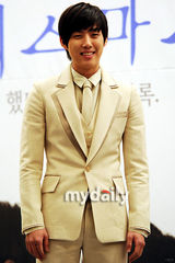 组图：KBS2TV电视剧《白色圣诞节》新闻发布会