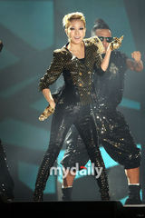 组图：SJ少女时代等仁川热唱 BoA热辣表演引尖叫