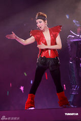 化身金发美女热舞[17\/44]高清组图:郑秀文香港