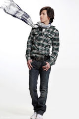 高清图：谢华单曲写真首曝光 转型突破前卫造型