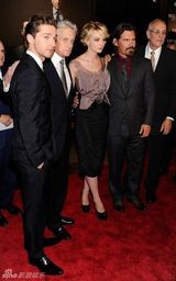 高清：《华尔街2》纽约首映 道格拉斯患病后享艳福