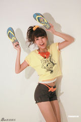 组图：陈嘉桓大爱海绵宝宝 鬼马造型演绎活力服饰