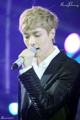 策划：鹿晗宋茜KRIS 韩国爱豆中国制造