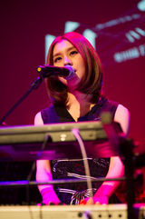 组图：白安家家“冷静与热情之间”内地首秀