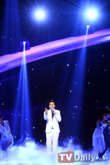 组图：Beast《MCountDown》夺冠 SJ首演后续曲