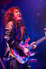 幻灯：首届摇滚春晚完美落幕 三代摇滚人齐聚一堂