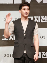 高清图：高修申河均宣传《高地战》 金玉彬红发抢镜