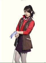 组图：韩星河智苑秋装写真秀干练职场范儿