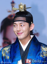 组图：韩剧《张玉贞》发布 金泰熙古装端庄优雅