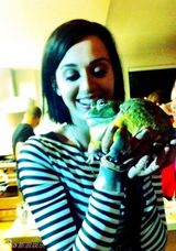 组图：凯蒂-佩里水墨装亮相自传电影东京首映