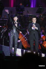 组图：陈洁仪赵增熹合作音乐会 林子祥苏永康掀高潮