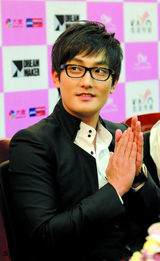 幻灯图集：安七炫2010北京个唱相关图集