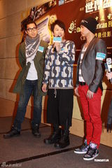 组图：张晋出席庆功活动 透露刚知蔡少芬有身孕