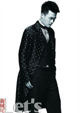 组图：杜淳黑白大片酷魅力 演绎随性不羁