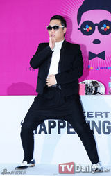 组图：PSY个唱记者会新洗脑神曲出炉