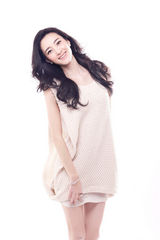 组图：王丽坤清新写真展水漾灵秀气质