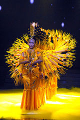 组图：邓玉华汪正正做客《回声嘹亮》讲时代记忆