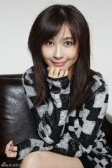 组图：李菲儿初冬温暖写真 蜜糖笑容动人心