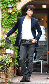 组图： 宋承宪拍摄写真 眼神迷离电力十足