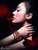 幻灯图：刘芸写真优雅慵懒 变身“千面娇娃”