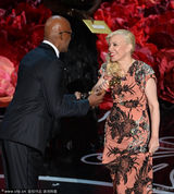 组图：《盖茨比》凯瑟琳-马丁获最佳服装设计