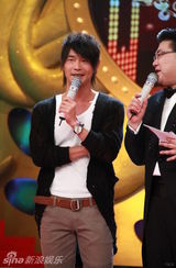 幻灯图：《华人大综艺》首期 成龙率众“南北腔调”