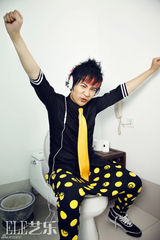 组图：大张伟全新炫彩大片 大胆驾驭波普风