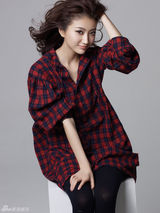 幻灯图：景甜上演甜蜜诱惑 时尚大片颇具潮人风范