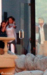 高清组图：乔治-克鲁尼携性感女友墨西哥度假