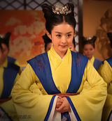 组图：赵丽颖《女相》造型多变