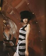 幻灯图集：香港书展销量冠军 Angelababy火辣写真