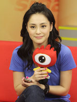 独家高清组图：阿娇做客新浪 模仿独眼小浪