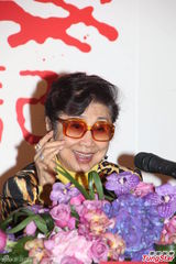 组图：白雪仙不敢上台怕吓人 陈宝珠怕师傅