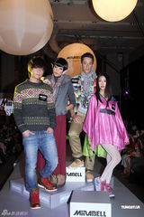 组图：薛凯琪带病出席活动 称从未与房祖名拍拖