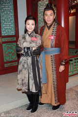 组图：马国明为宣传无惧绯闻 李诗韵秀一字马