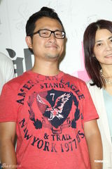 组图：天心撇清与冰馆老板绯闻