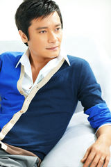 幻灯图：罗嘉良居家男人写真 享受温馨浪漫时光 