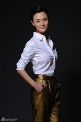 组图：陈思斯曝光率性写真干练洒脱