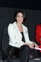 组图：梁咏琪个唱落幕性感典雅 外籍男友现身支持