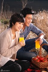 组图：陆毅与鲍蕾夫妻再度合作 演绎温馨家庭大片